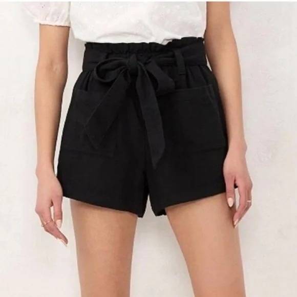 LC Lauren Conrad Smocked Paper Bag Shorts pockets cotton black size medium - Picture 12 of 13